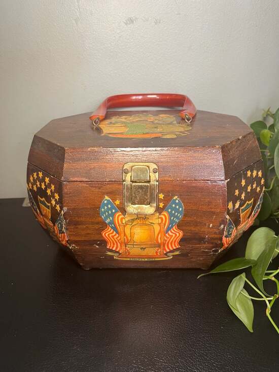 Unbranded Handbags - Vintage 1976 Bicentennial Wooden Box Purse Liberty Bell Decoupage Red Handle